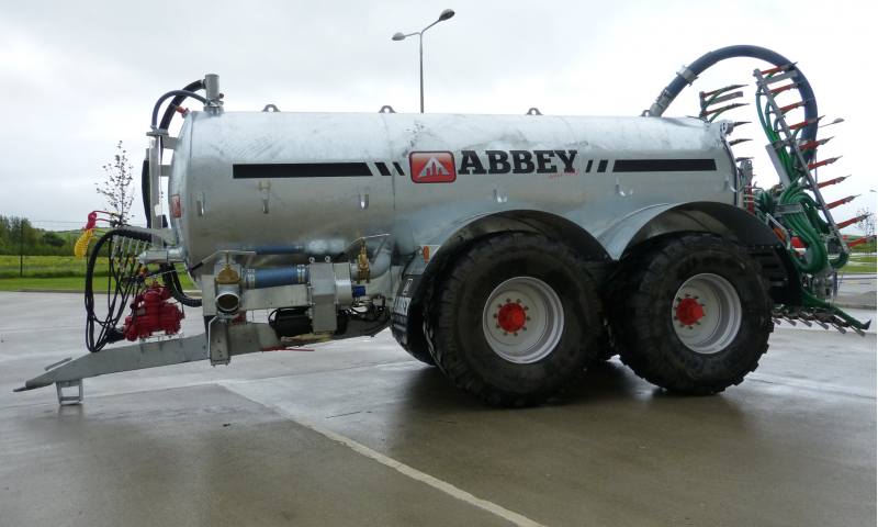 Abbey Tandem Axle Recessed Tanks